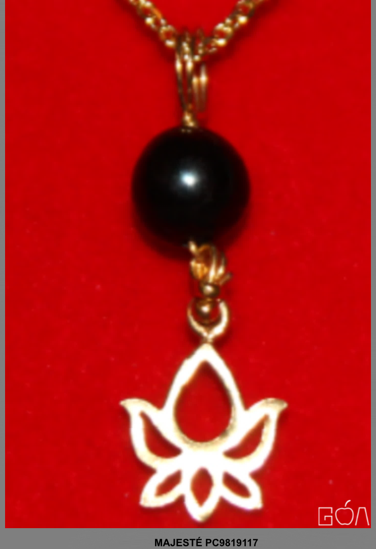 Pendentif lotus doré